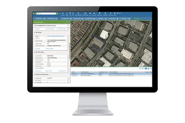 SmartParcels ownership details displayed beside a parcel boundary.