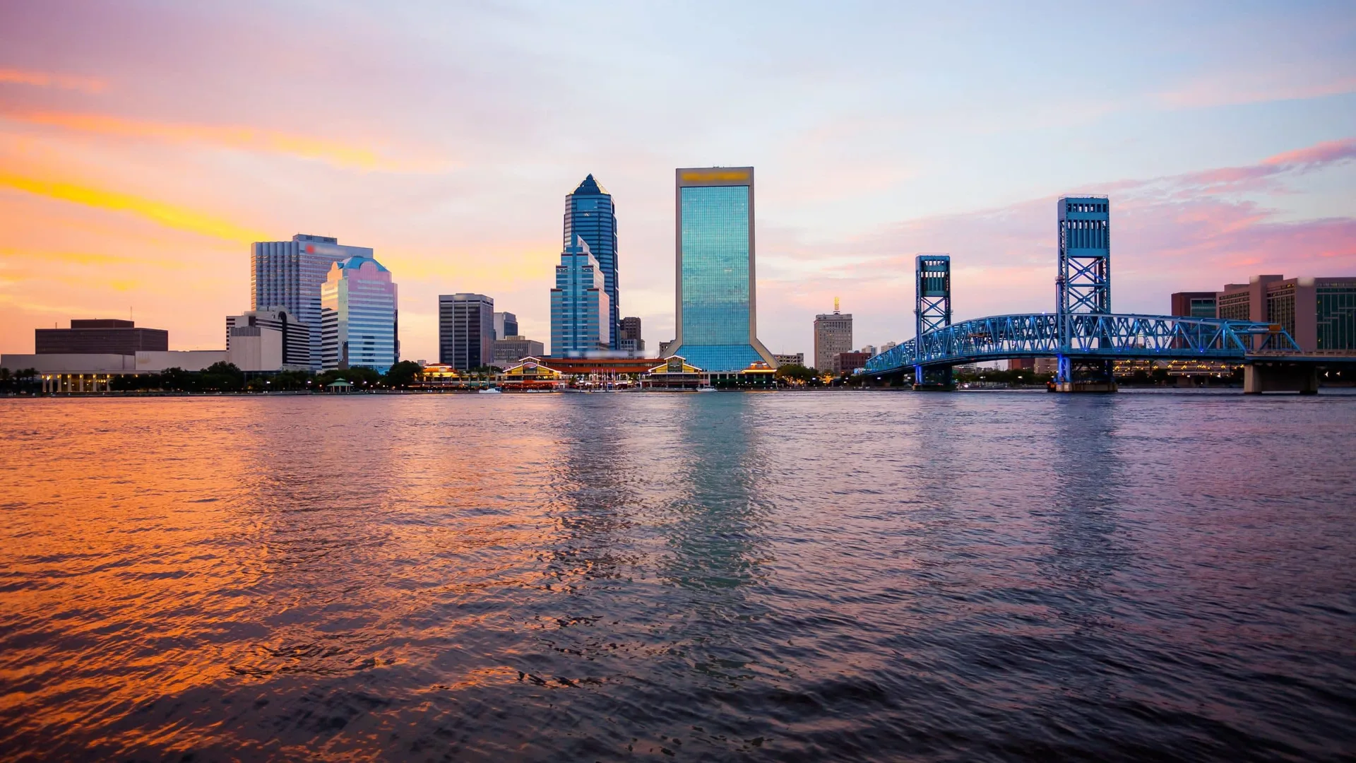 Jacksonville,,Florida,City,Skyline,Over,The,St.,John's,River,(building